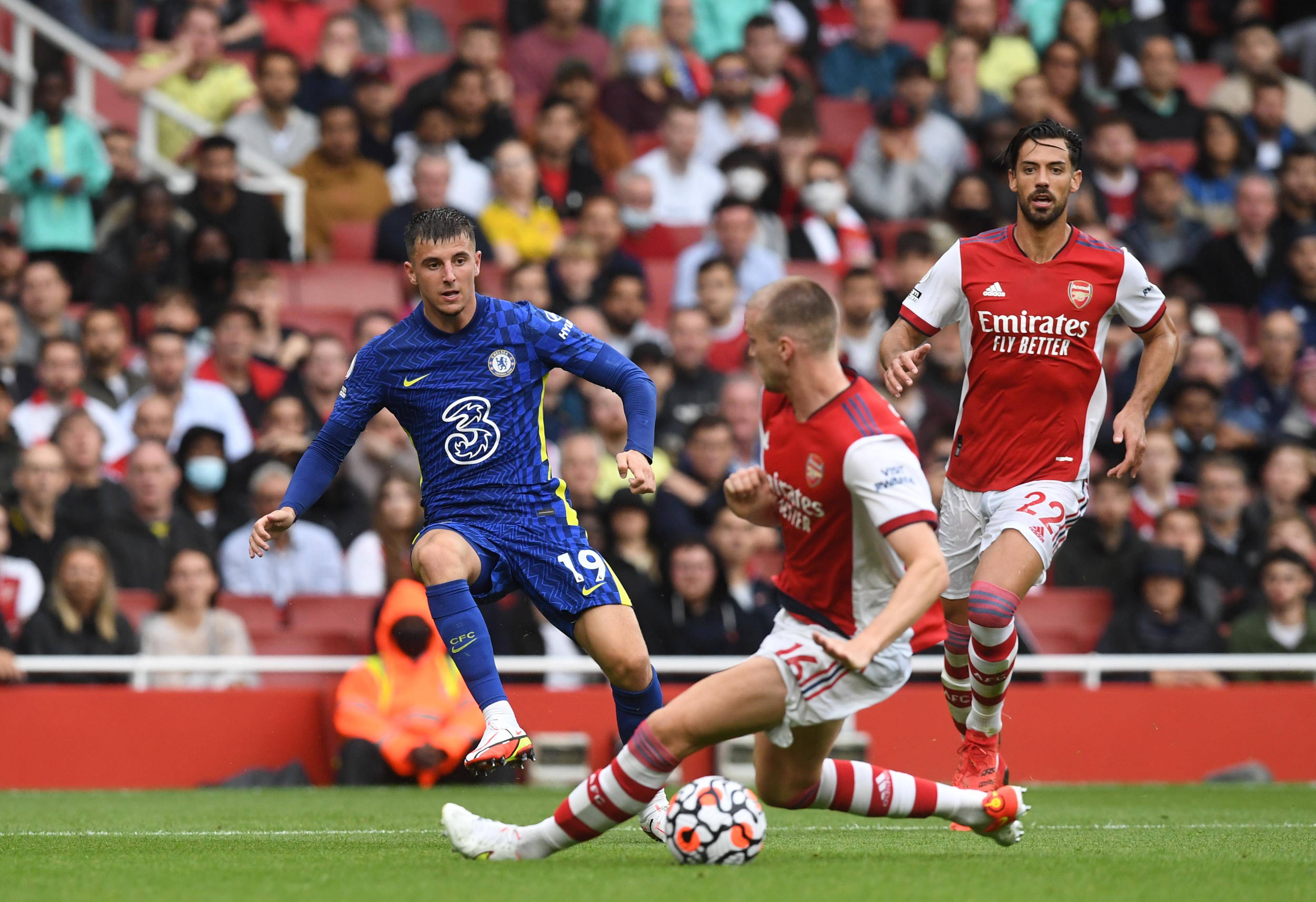 以微弱优势 以微弱优势